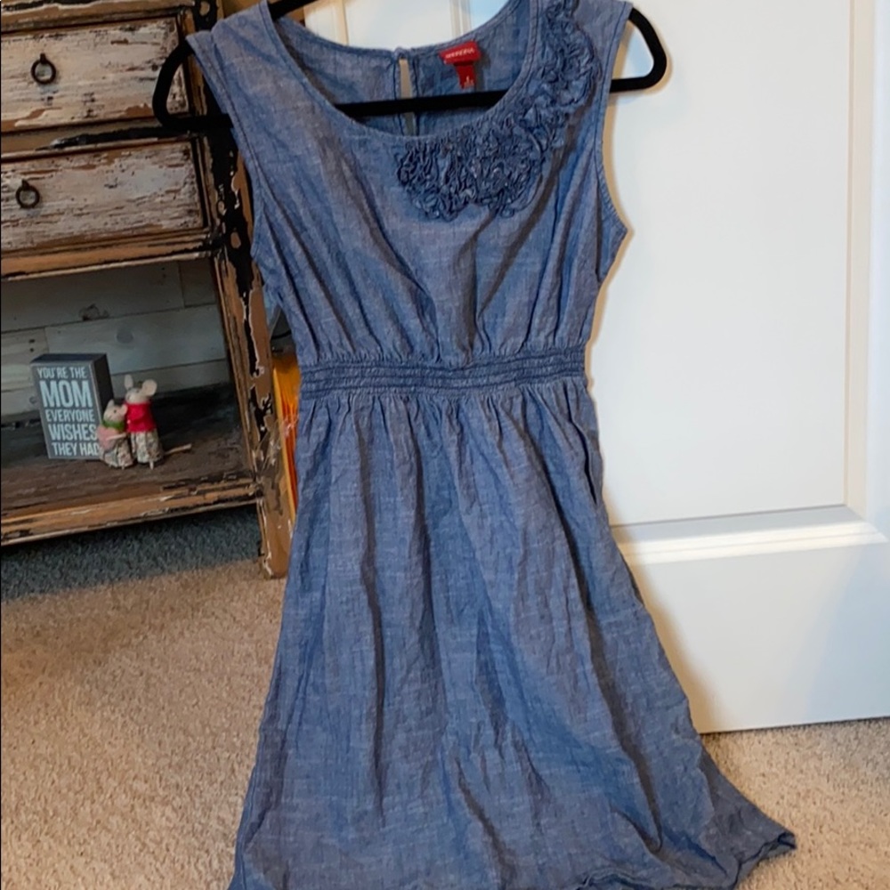 Cute Chambray Dress in Size Small, VGUC. (Bin B)